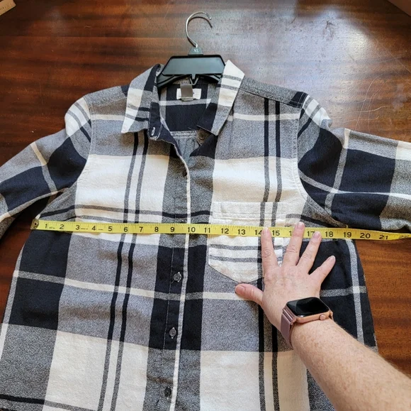100% Cotton Black, White, &Tan Plaid Button-Up Shirt - Picture 6 of 8